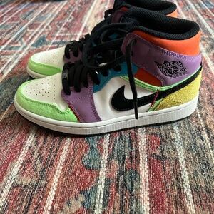 Air Jordan 1 Mid SE 'Lightbulb' Women’s Size 7.5
